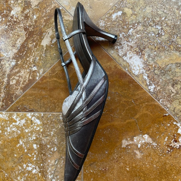 Silver heels - Picture 7 of 9